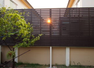 งานไม้ระแนง ที่ใช้สำหรับหรับการตกแต่งบ้านและสวน รั้วไม้ระแนง